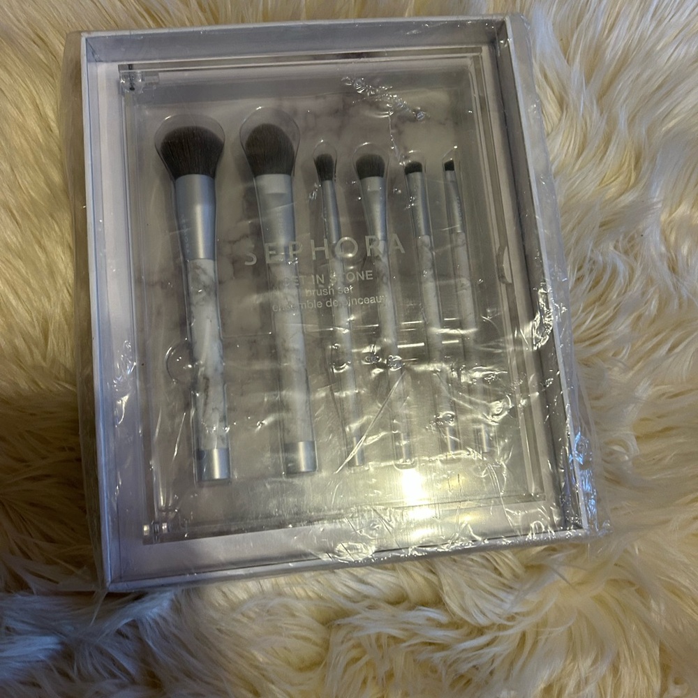 Sephora set in stone brush set
